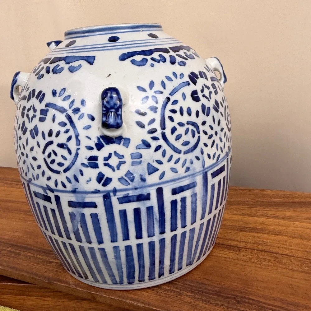 Vtg Qianlong Nian Zhi Chinese Blue  White Porcelain Wedding Tea Pot Hand Painted